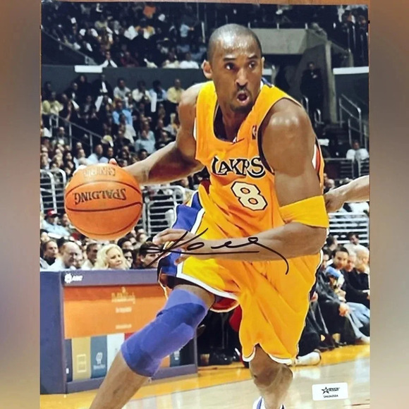Kobe Bryant autographed photo Lakers - Picture 1 of 2